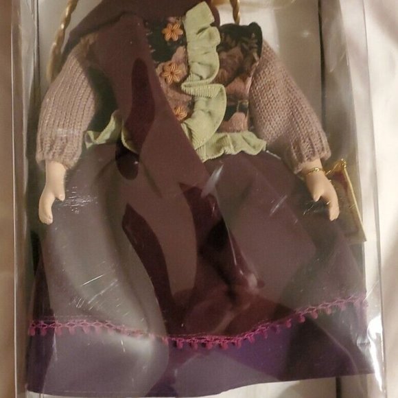 Donnatella De Roma Victorian Doll Collection 17" - Picture 1 of 8